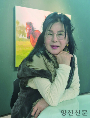 [갤러리휴 인터뷰] 빛과 생명력으로 피어나는 '행복'의 색채 'Happiness'.
