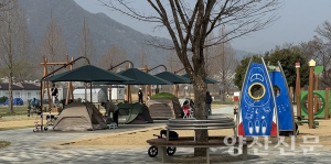 황산공원 놀이터 점령 텐트족…시민 불편 가중 ‘눈살’