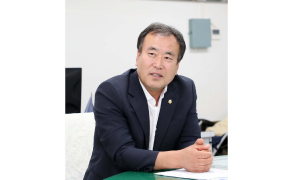 김윤택 함양군의회 의장 신년 인터뷰