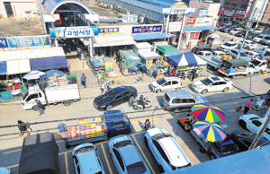 고성농협 본점 앞 고질적 교통난 “북새통”