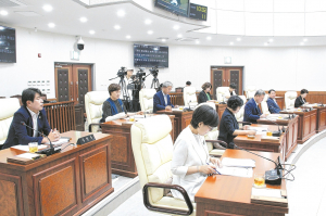 문화 행사·단체 지원 예산 대거 삭감