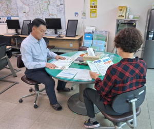 농지 매도하신 분 보조금 받아가세요’ 농어촌공사 창녕지사, 농지이양 은퇴직불 접수11