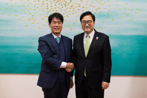 최창열 거창군수 출마예정자, ‘6만 군민·1천억 기본소득’ 공약...민주당지도부와 원팀 협력