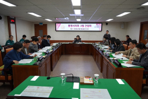 “7명보단 12명” vs “의장 직권”