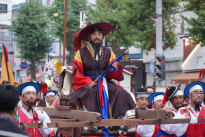 “역사 품고, 대중성 더한 ‘제64회 통영한산대첩축제’…사전홍보 강화 필요”